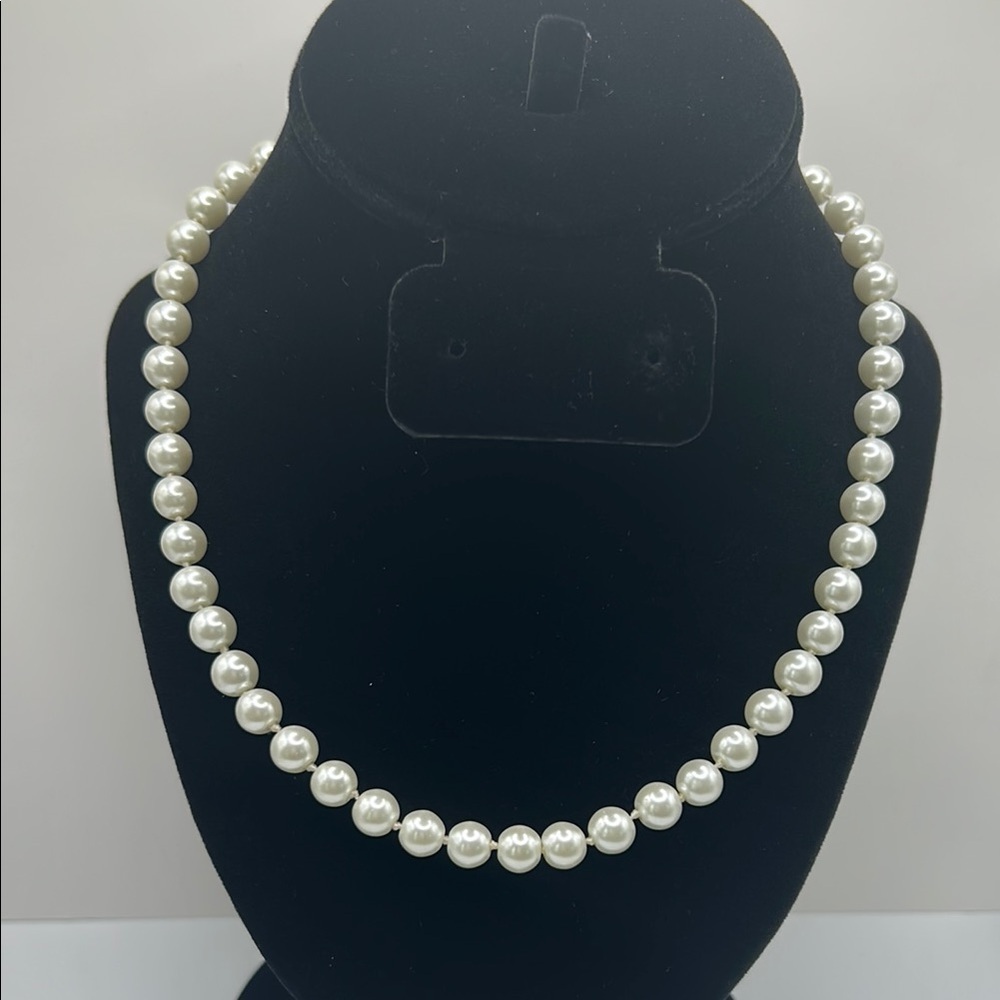 Claire’s‎ faux Pearl Necklace